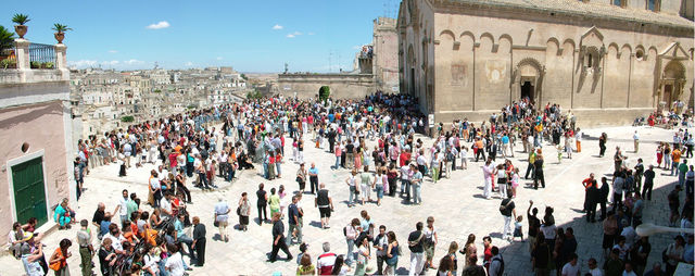 Afflusso di turisti a Matera: servono più guide per garantire servizi qualificati 